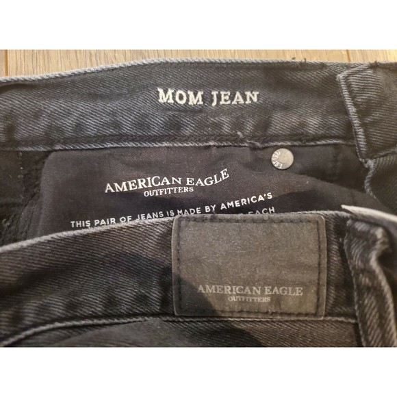 American Eagle Women's Mom Jean High Rise Size 6 EMBROIDERED - Picture 3 of 8